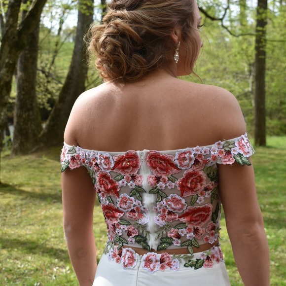 Prom dress - Picture 7 of 8